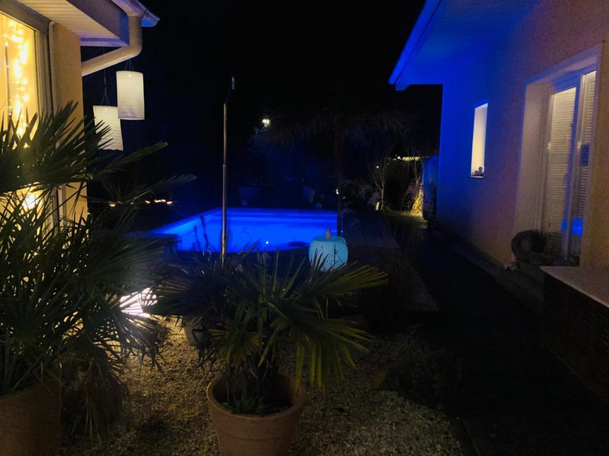 Apartment Tinyhouse Mit Pool, Outdoor Whirlpool Und Garten Petershagen-Eggersdorf المظهر الخارجي الصورة