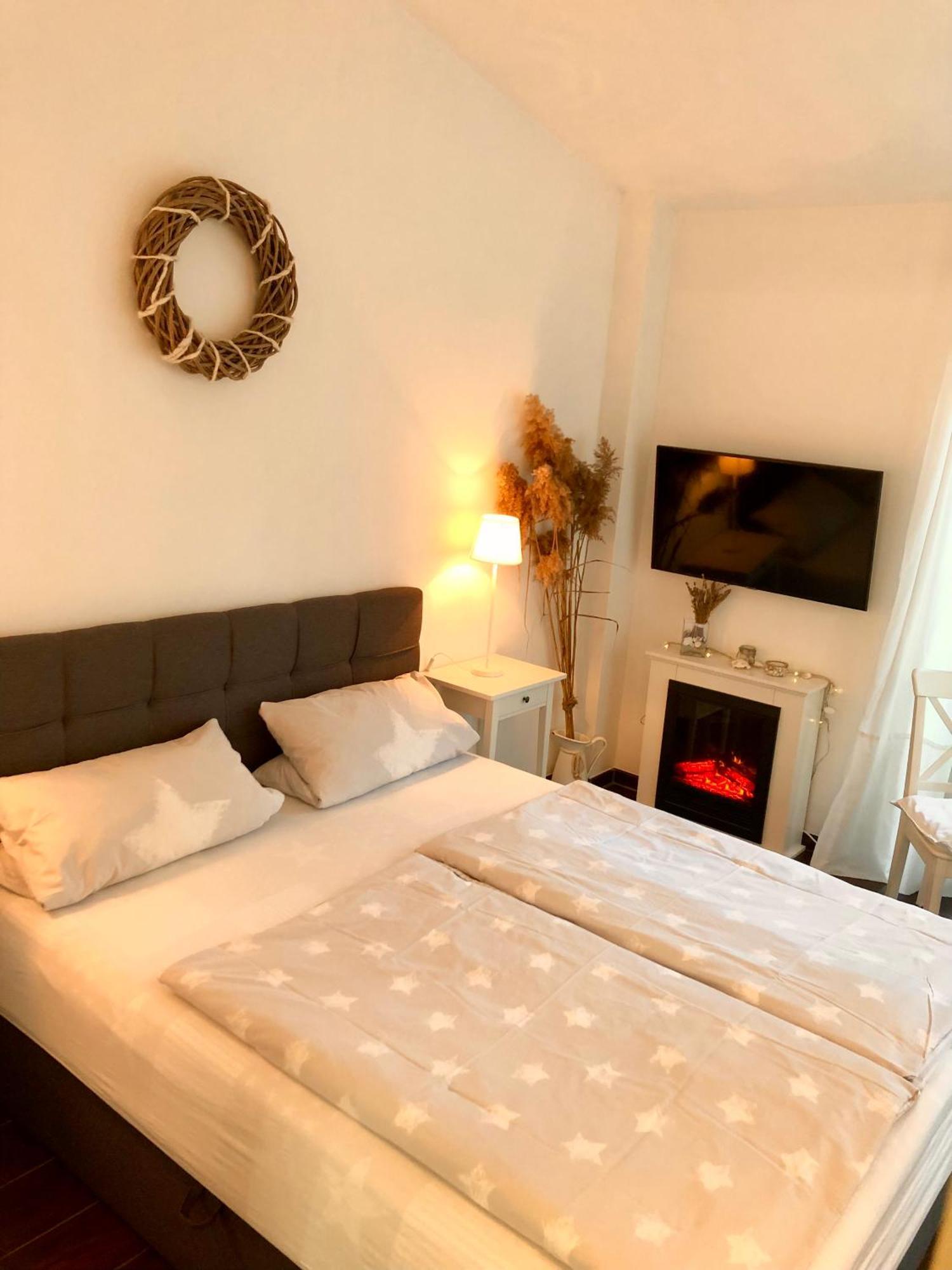 Apartment Tinyhouse Mit Pool, Outdoor Whirlpool Und Garten Petershagen-Eggersdorf المظهر الخارجي الصورة